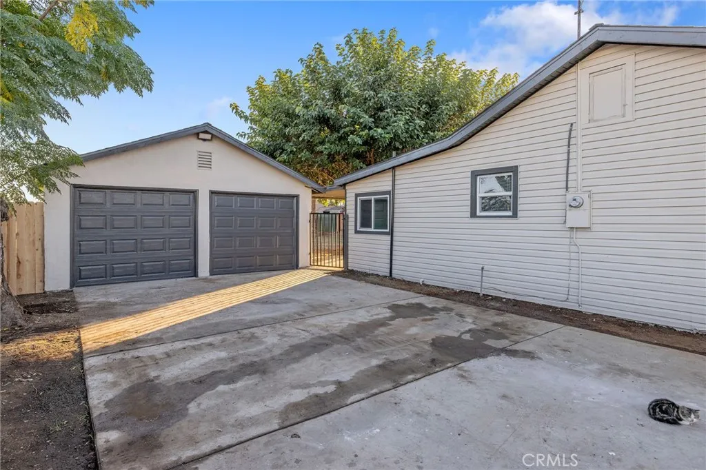4722 E Florence Avenue, Fresno, California 93725 home-pic-3