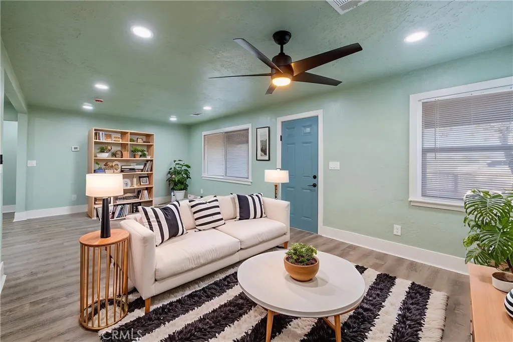 4722 E Florence Avenue, Fresno, California 93725 home-pic-6