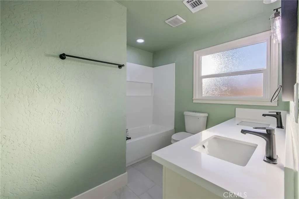 4722 E Florence Avenue, Fresno, California 93725 home-pic-33