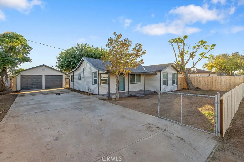 4722 E Florence Avenue, Fresno, California 93725 home-pic-2