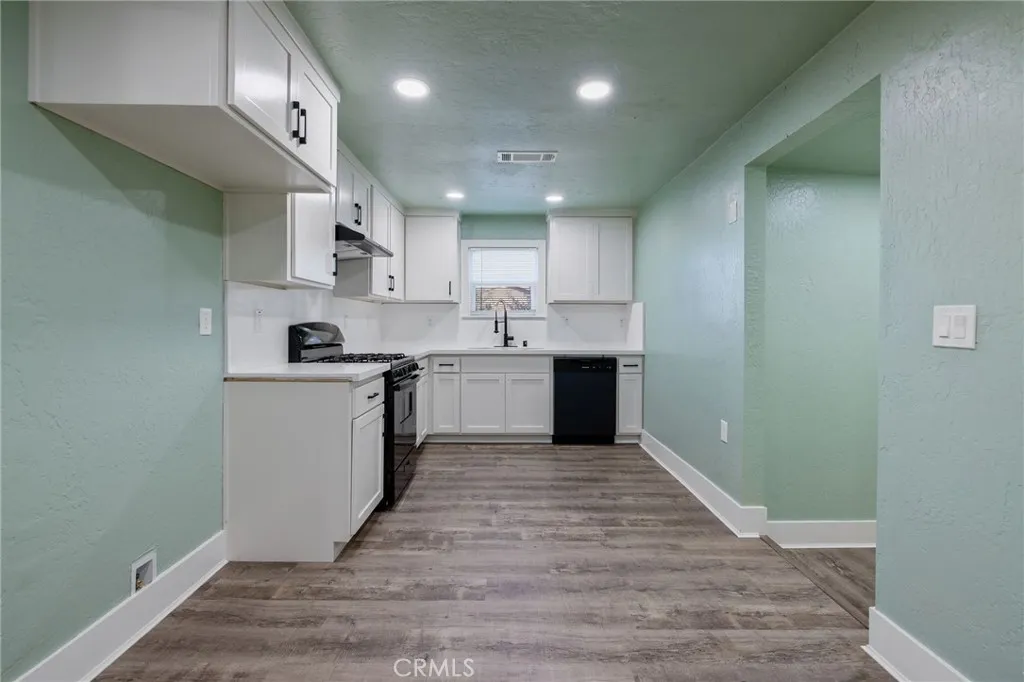 4722 E Florence Avenue, Fresno, California 93725 home-pic-16