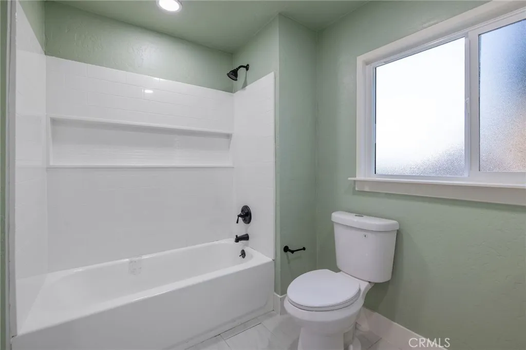4722 E Florence Avenue, Fresno, California 93725 home-pic-23