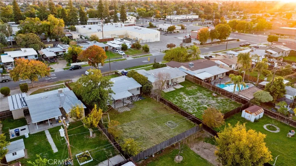 1138 W Lansing Way, Fresno, California 93705 home-pic-31