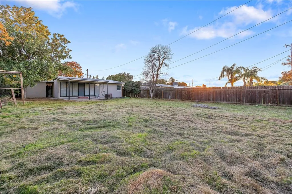 1138 W Lansing Way, Fresno, California 93705 home-pic-26