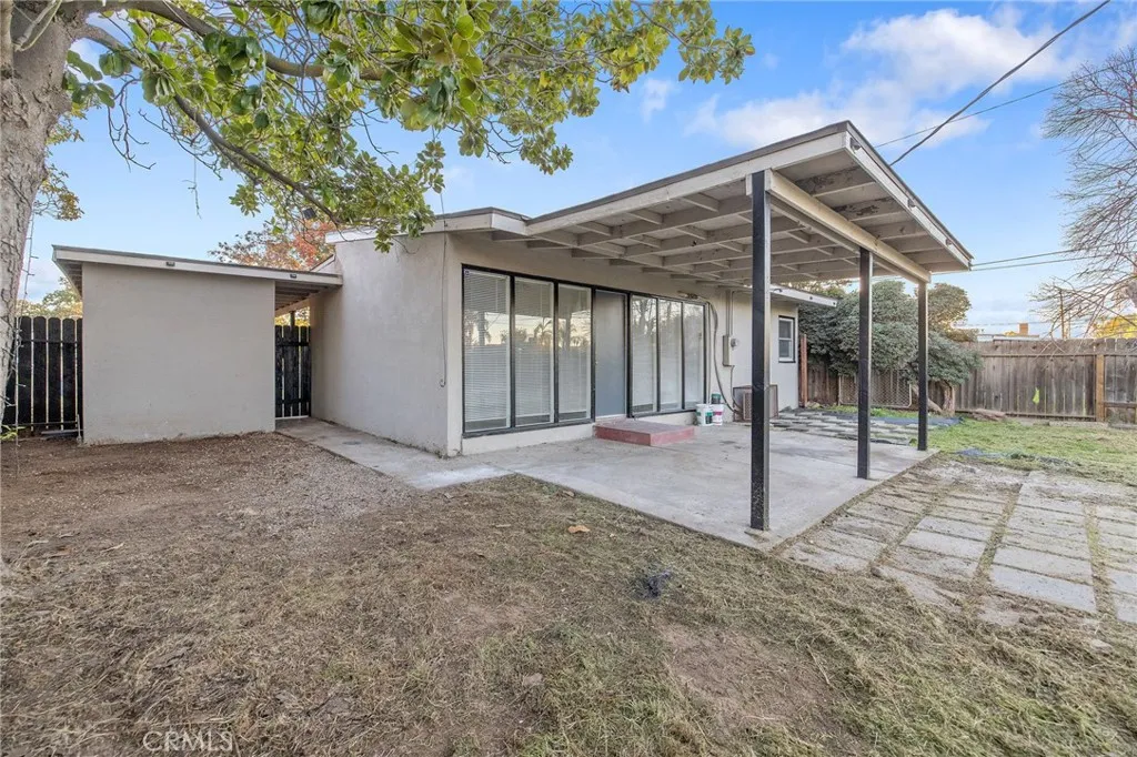 1138 W Lansing Way, Fresno, California 93705 home-pic-22