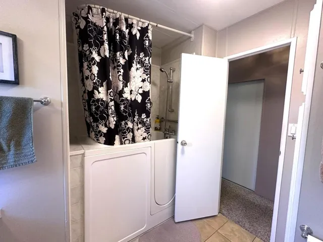 Soaking Bath in Guest Bath