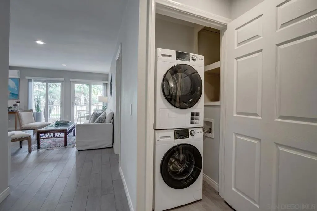 5366 La Jolla Blvd 106, La Jolla, California 92037 home-pic-19