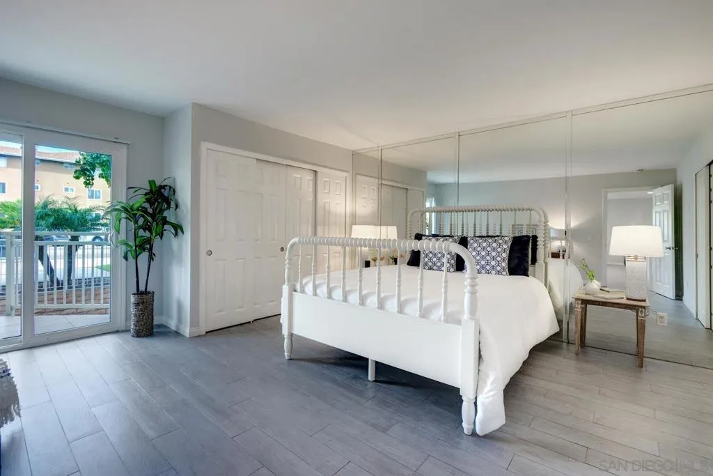 5366 La Jolla Blvd 106, La Jolla, California 92037 home-pic-18