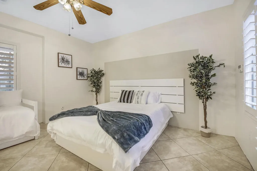48580 Gibraltar Street, Indio, California 92201 home-pic-36