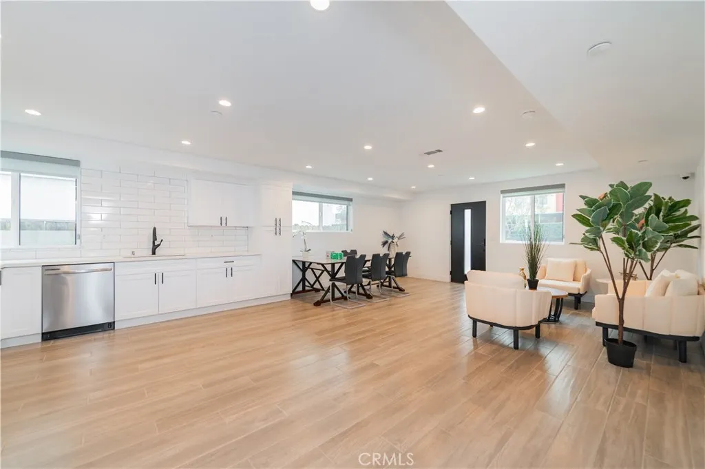 5652 La Mirada Avenue, Los Angeles, California 90038 home-pic-5