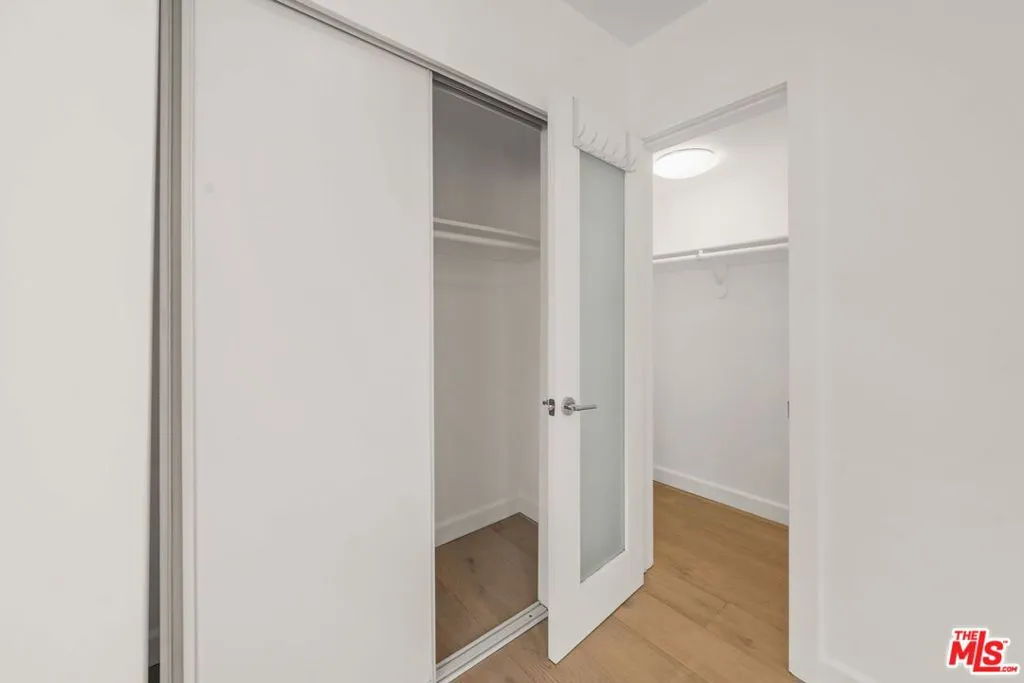 1525 N Hayworth Avenue 302, Los Angeles, California 90046 home-pic-44