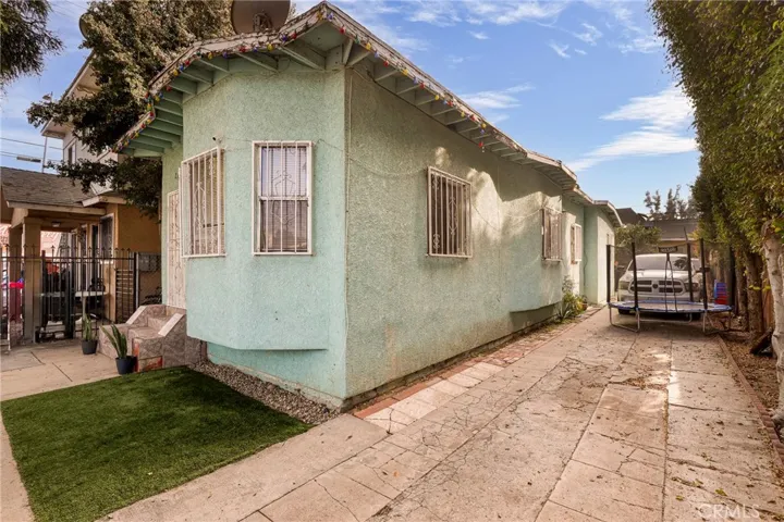 240 E 56th Street, Los Angeles, California 90011