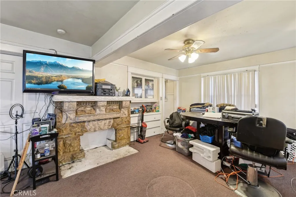 231 W 88th Street, Los Angeles, California 90003 home-pic-2