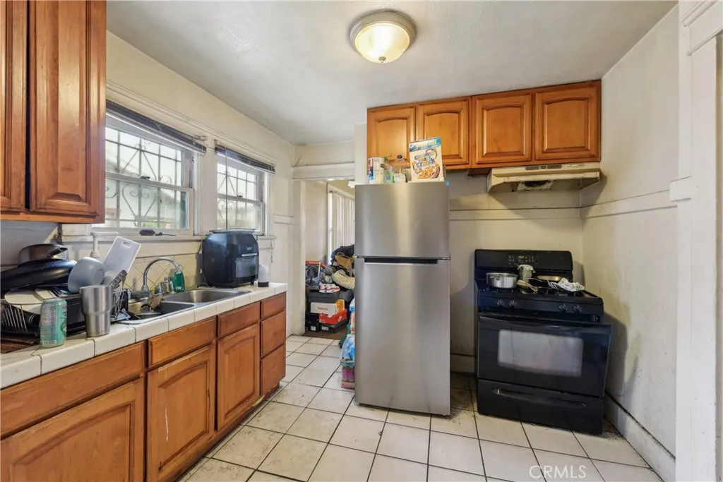 231 W 88th Street, Los Angeles, California 90003 home-pic-5