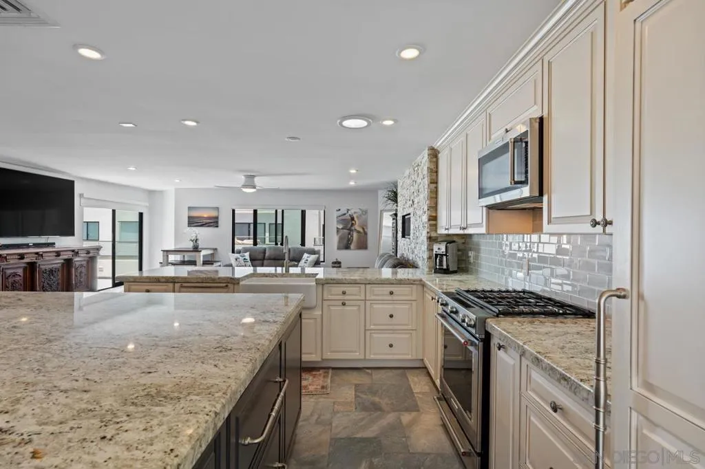 100 Coast 405, La Jolla, California 92037 home-pic-8
