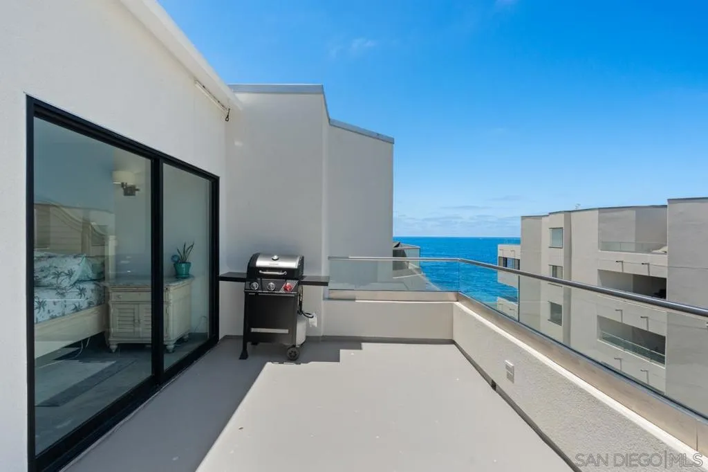 100 Coast 405, La Jolla, California 92037 home-pic-22
