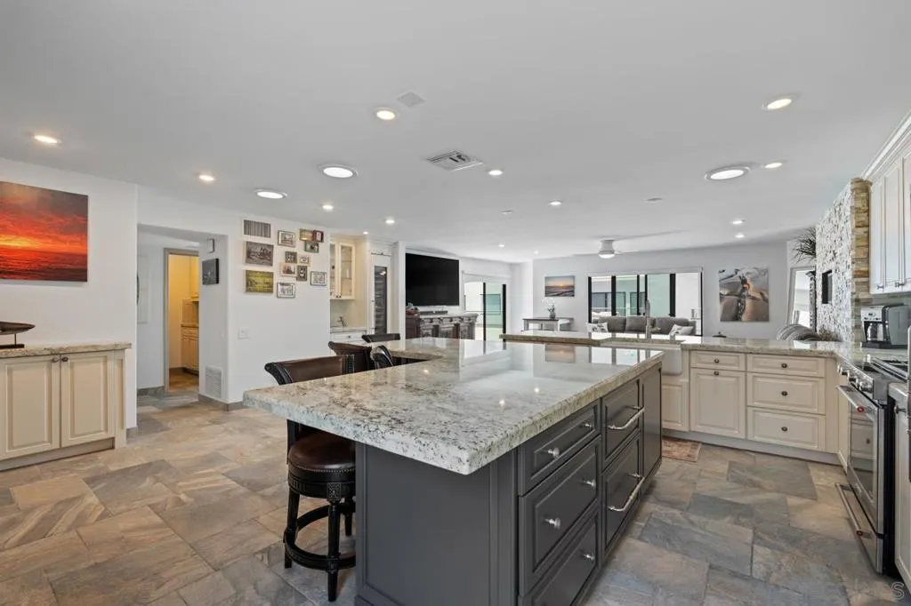 100 Coast 405, La Jolla, California 92037 home-pic-7