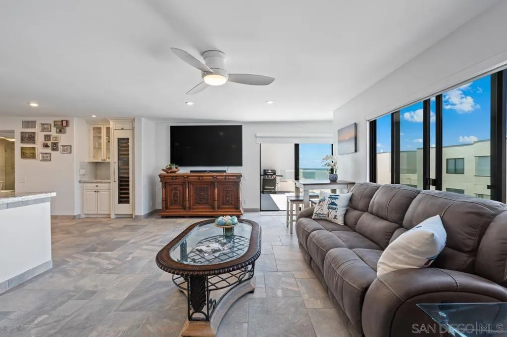 100 Coast 405, La Jolla, California 92037 home-pic-18