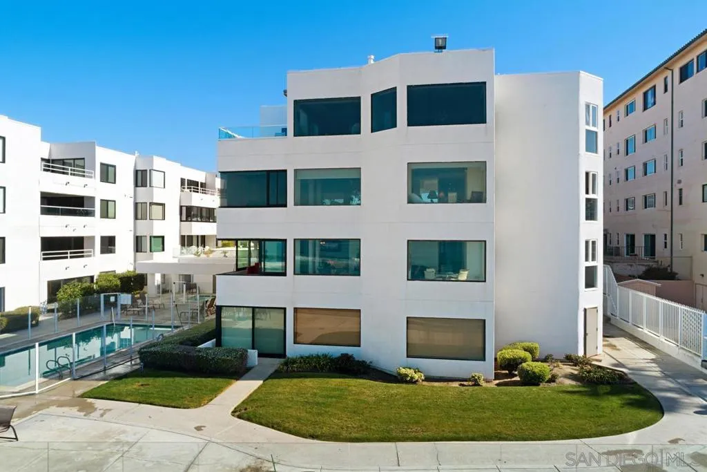 100 Coast 405, La Jolla, California 92037 home-pic-44