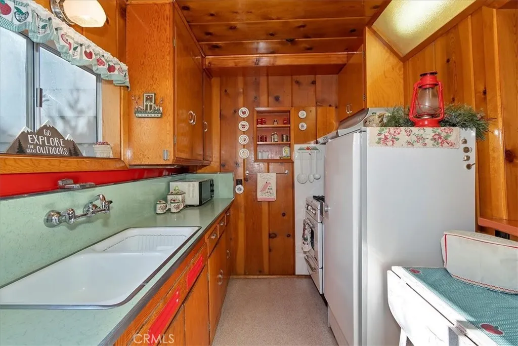 620 Cedar Lane, Twin Peaks, California 92391 home-pic-13