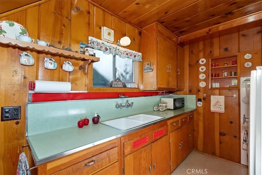 620 Cedar Lane, Twin Peaks, California 92391 home-pic-3