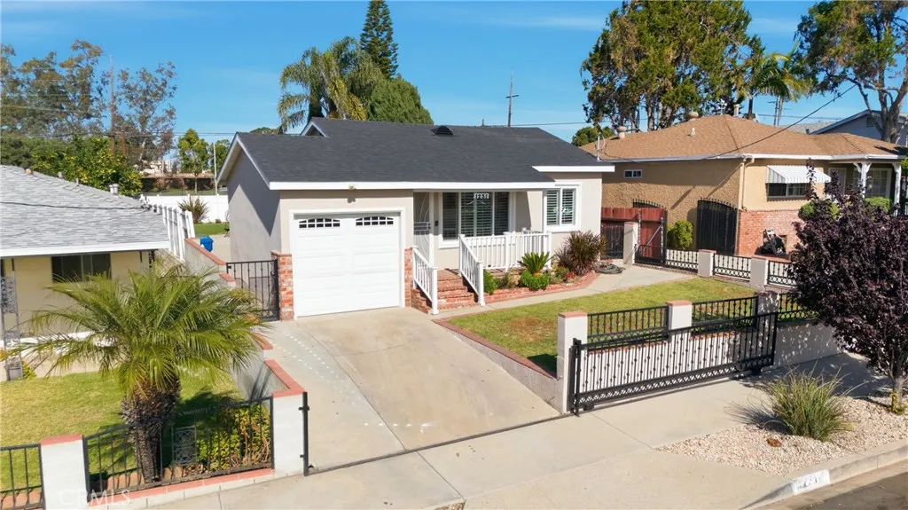 1231 W Don, Wilmington, California 90744 home-pic-0