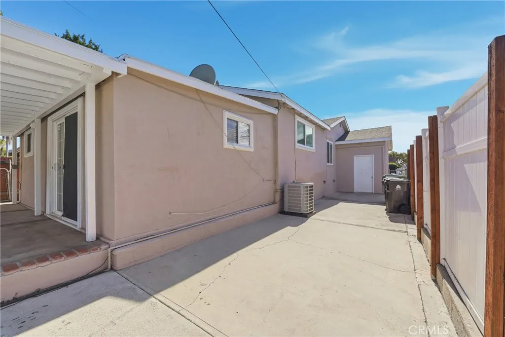1231 W Don, Wilmington, California 90744 home-pic-18