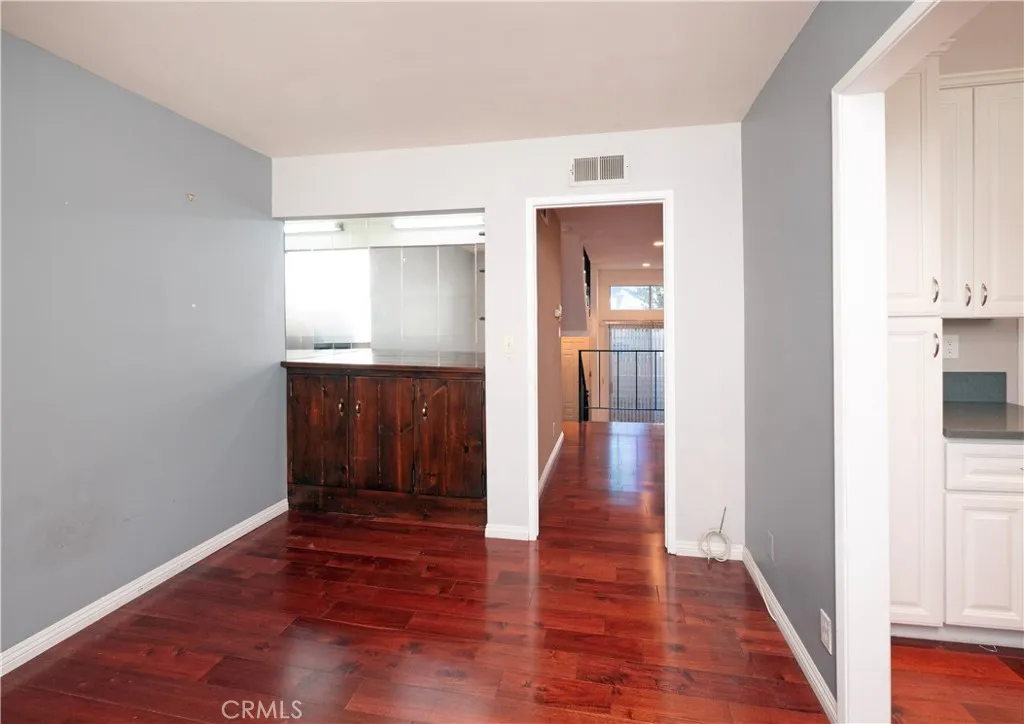 12334 Chandler, Valley Village, California 91607 home-pic-17