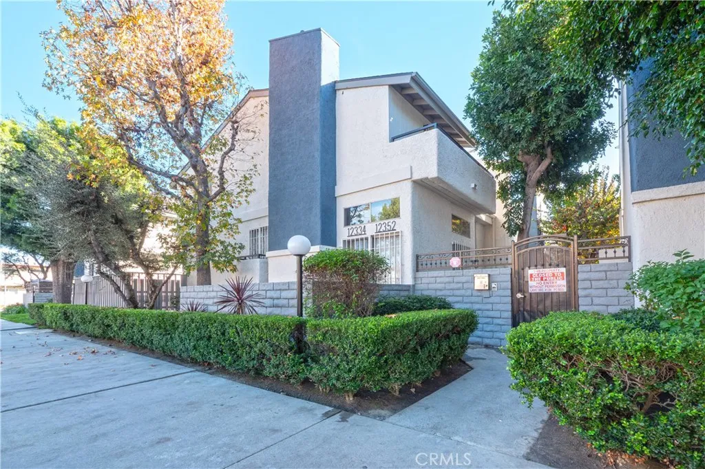 12334 Chandler, Valley Village, California 91607 home-pic-1