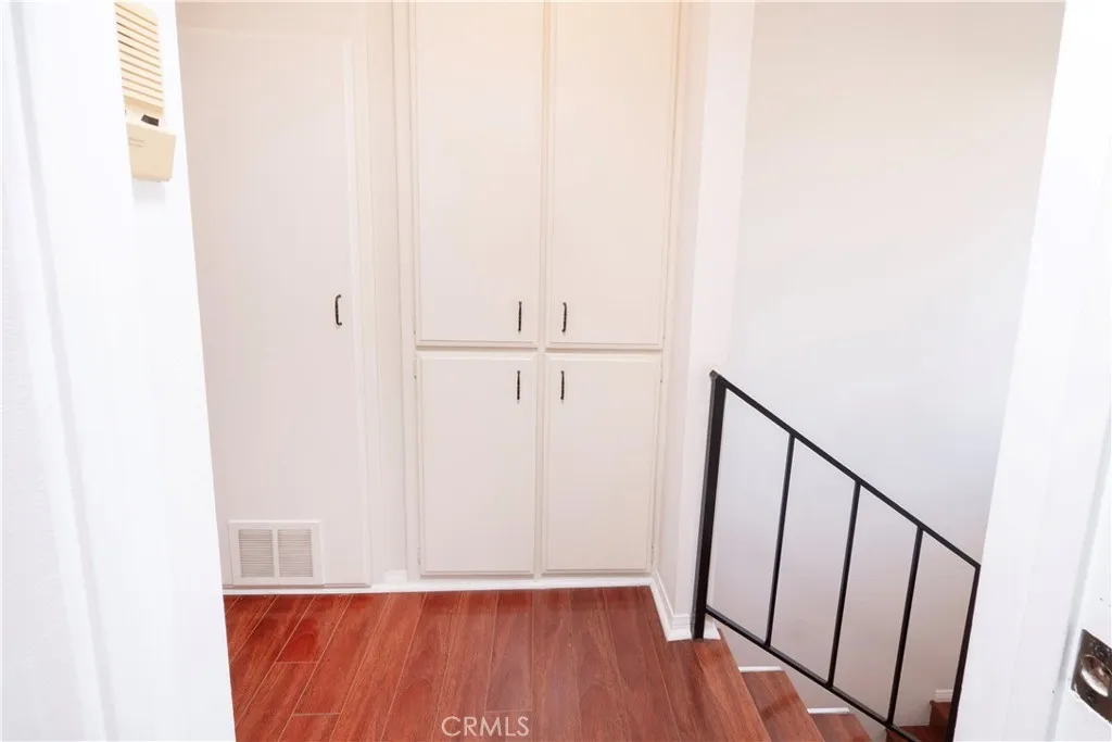 12334 Chandler, Valley Village, California 91607 home-pic-32