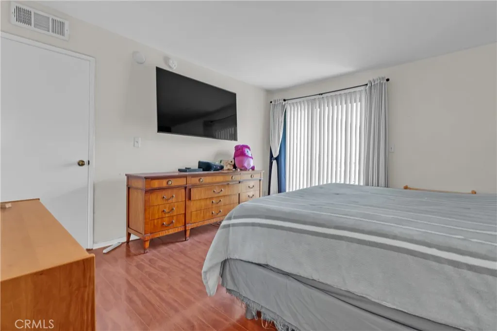 12334 Chandler, Valley Village, California 91607 home-pic-12