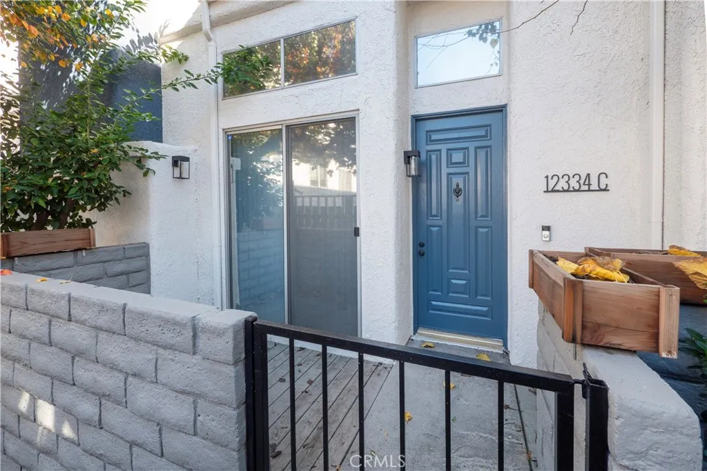 12334 Chandler, Valley Village, California 91607 home-pic-7