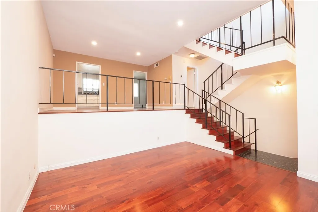 12334 Chandler, Valley Village, California 91607 home-pic-8