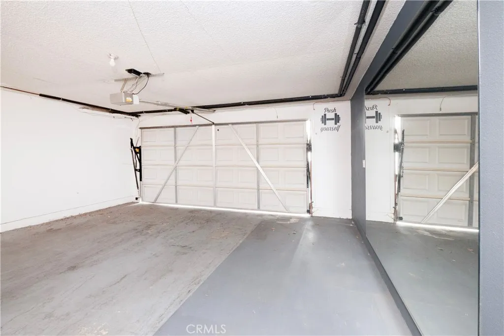 12334 Chandler, Valley Village, California 91607 home-pic-33
