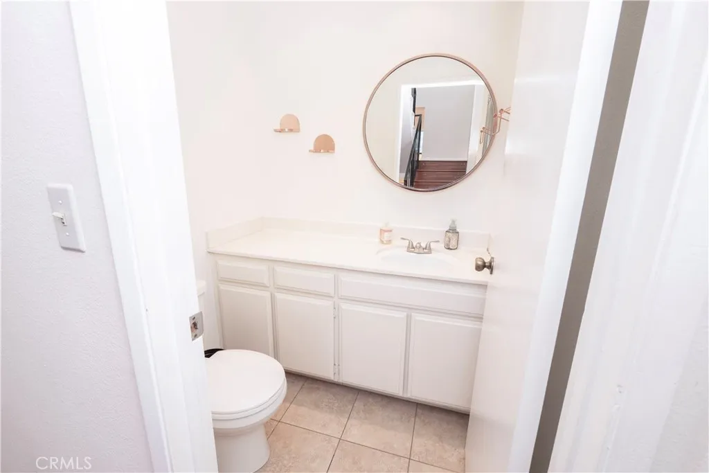 12334 Chandler, Valley Village, California 91607 home-pic-19