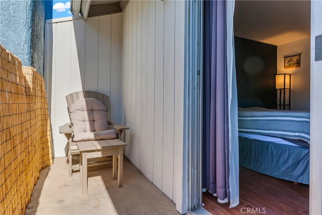 12334 Chandler, Valley Village, California 91607 home-pic-24