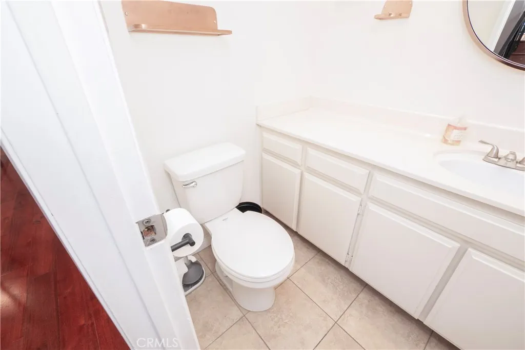 12334 Chandler, Valley Village, California 91607 home-pic-20