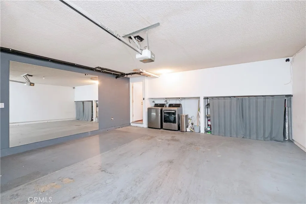 12334 Chandler, Valley Village, California 91607 home-pic-35