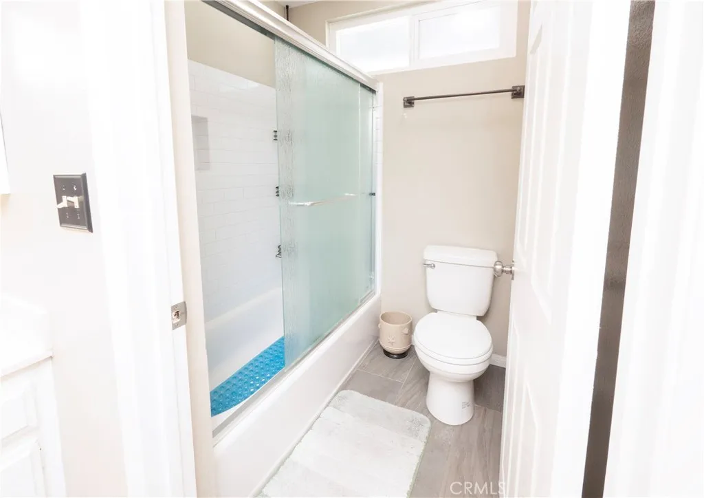 12334 Chandler, Valley Village, California 91607 home-pic-28