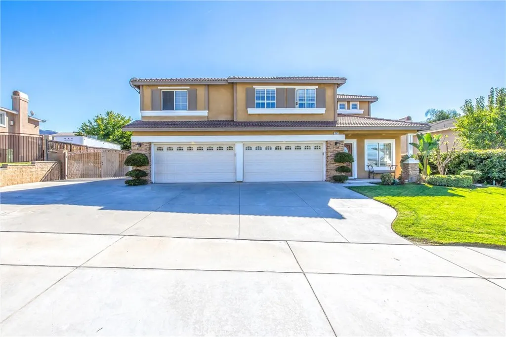 7813 Santa Angela, Highland, California 92346 home-pic-2
