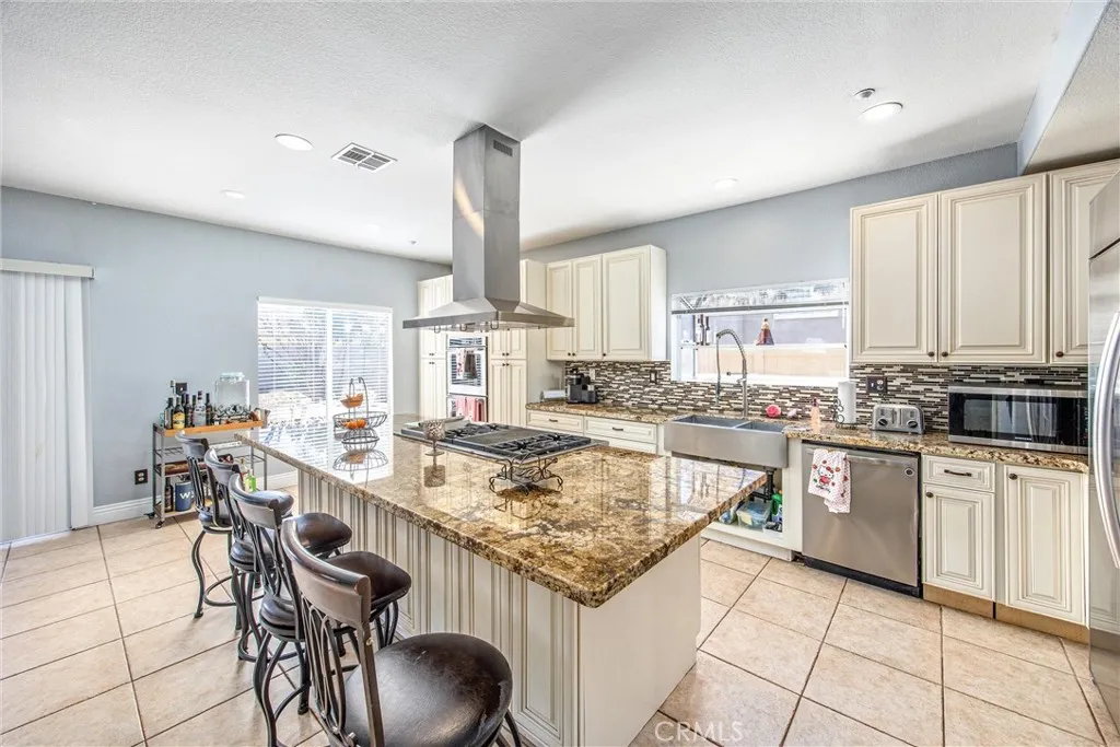 7813 Santa Angela, Highland, California 92346 home-pic-7