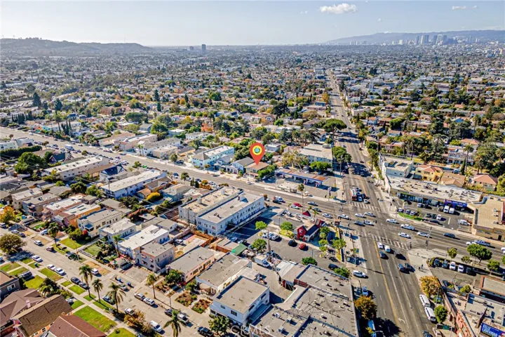 1929 Crenshaw, Los Angeles, California 90016
