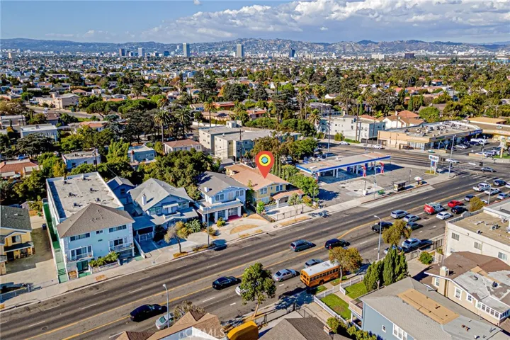 1929 Crenshaw, Los Angeles, California 90016
