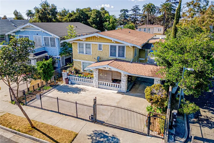 1929 Crenshaw, Los Angeles, California 90016