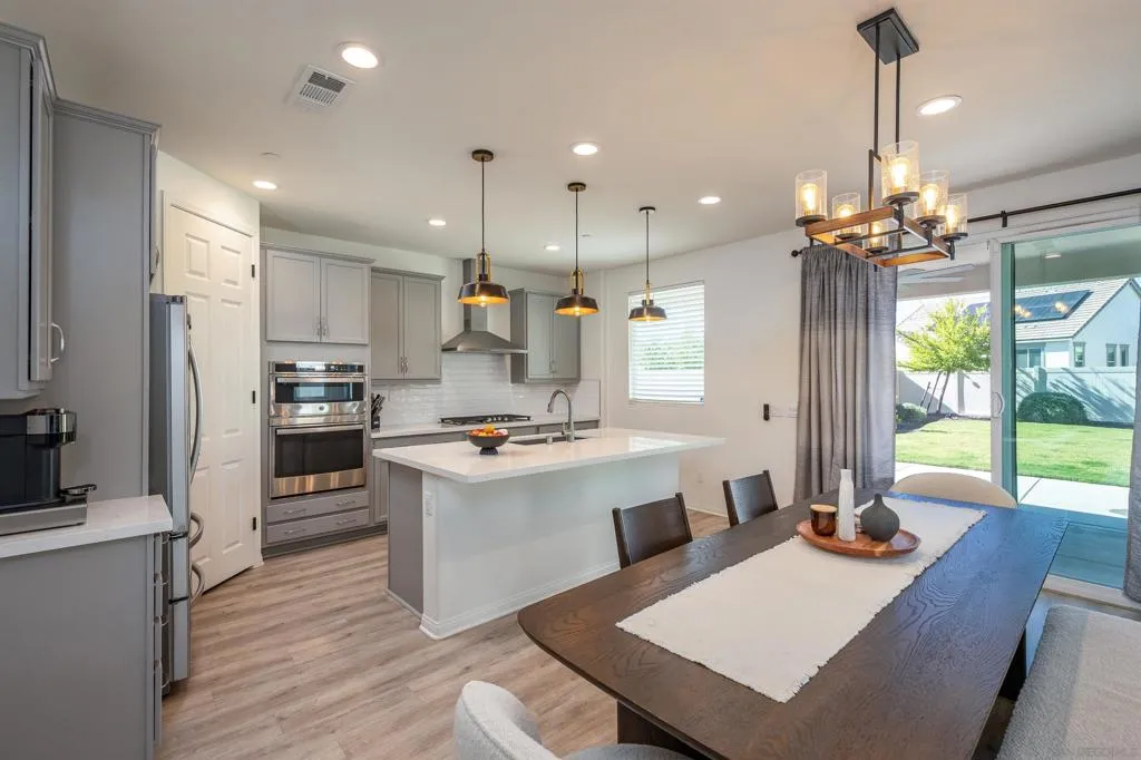 39297 Kindler Ln, Temecula, California 92591 home-pic-0