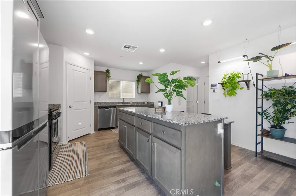 30927 Tempest Court, Winchester, California 92596 home-pic-11