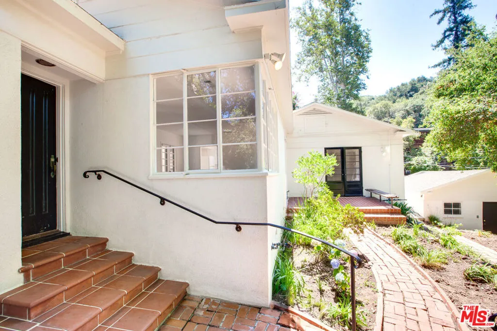 10321 Chrysanthemum Lane, Los Angeles, California 90077 home-pic-3