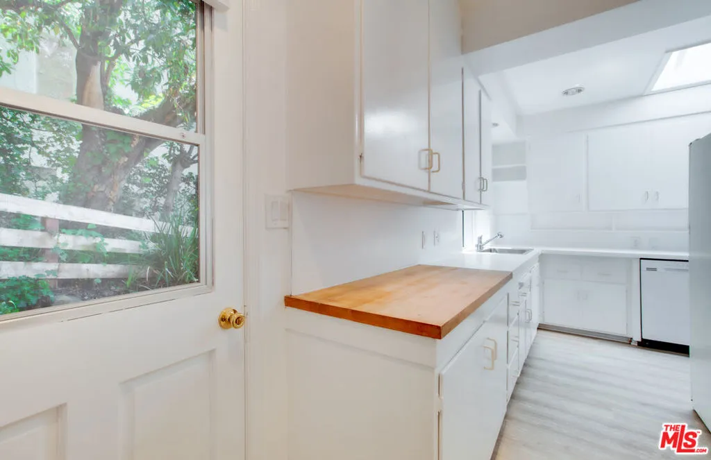 10321 Chrysanthemum Lane, Los Angeles, California 90077 home-pic-12