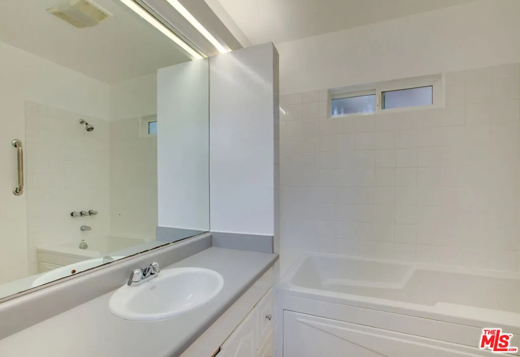 10321 Chrysanthemum Lane, Los Angeles, California 90077 home-pic-20