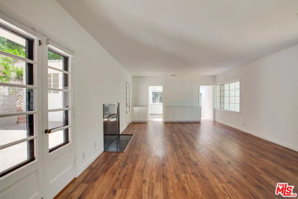 10321 Chrysanthemum Lane, Los Angeles, California 90077 home-pic-4